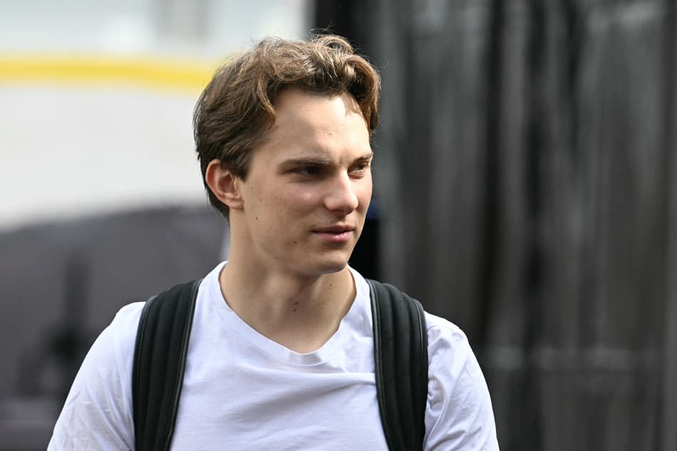 Oscar Piastri, da McLaren, chega ao Texas para o GP dos Estados Unidos de F1 (Foto: Jim Watson / AFP)
