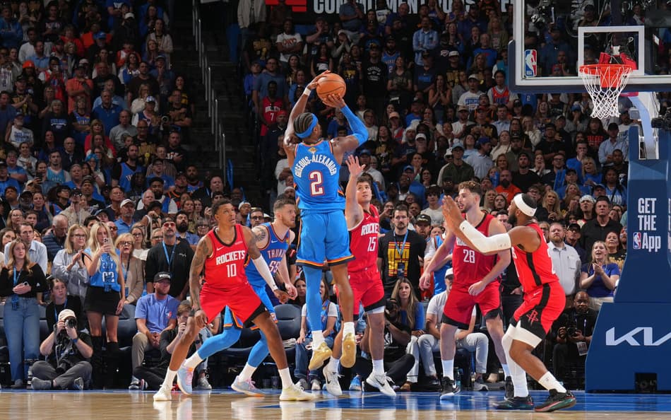 OKLAHOMA CITY, OK - OCTOBER 21: Shai Gilgeous-Alexander #2 of the Oklahoma City Thunder shoots the ball during the game against the Houston Rockets on October 21, 2025 at Paycom Center in Oklahoma City, Oklahoma. NOTE TO USER: User expressly acknowledges and agrees that, by downloading and or using this photograph, User is consenting to the terms and conditions of the Getty Images License Agreement. Mandatory Copyright Notice: Copyright 2025 NBAE Jesse D. Garrabrant /NBAE via Getty Images/AFP (Photo by Jesse D. Garrabrant / NBAE / Getty Images / Getty Images via AFP)