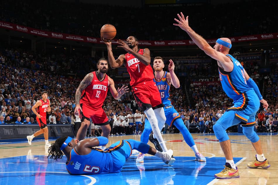 OKLAHOMA CITY, OK - OCTOBER 21: Kevin Durant #7 of the Houston Rockets drives to the basket during the game against the Oklahoma City Thunder on October 21, 2025 at Paycom Center in Oklahoma City, Oklahoma. NOTE TO USER: User expressly acknowledges and agrees that, by downloading and or using this photograph, User is consenting to the terms and conditions of the Getty Images License Agreement. Mandatory Copyright Notice: Copyright 2025 NBAE Jesse D. Garrabrant /NBAE via Getty Images/AFP (Photo by Jesse D. Garrabrant / NBAE / Getty Images / Getty Images via AFP)
