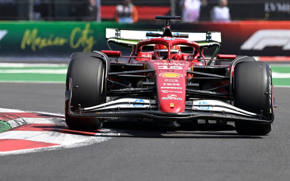 Charles Leclerc, Ferrari, no treino livre do GP do México de F1 (Foto: Alfredo ESTRELLA / AFP)