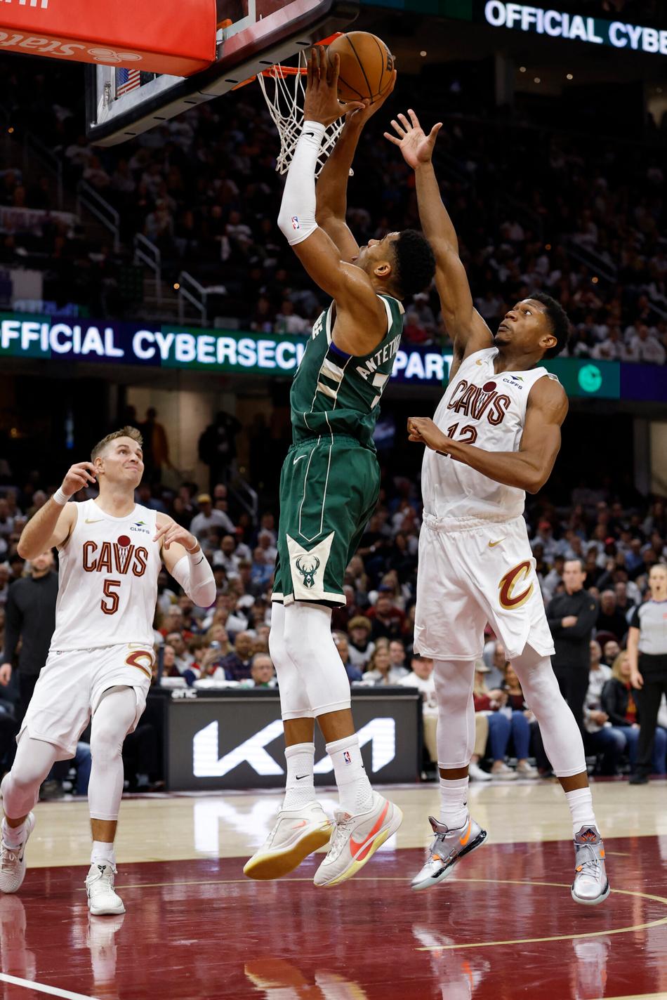 Milwaukee Bucks x Cleveland Cavaliers (Foto: Lauren Leigh Bacho / NBAE / Getty Images via AFP)