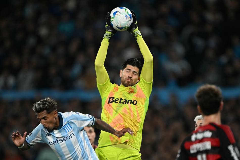 Rossi em ação em Racing x Flamengo, pela Libertadores (Foto: Luis ROBAYO / AFP)