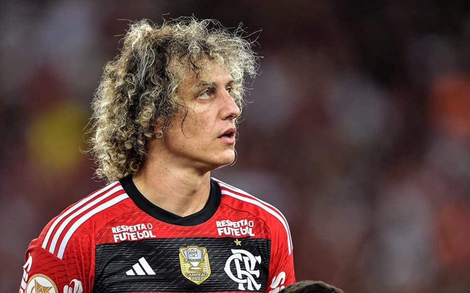 David Luiz negou que teria se encontrado pessoalmente com Karol (Foto: Thiago Ribeiro/AGIF)
