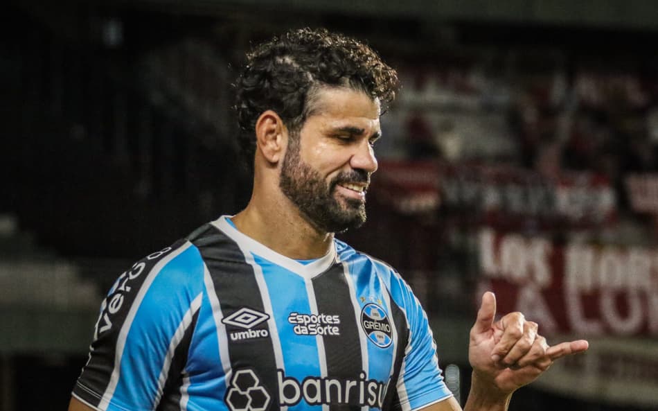 Diego Costa passou pelo Grêmio (Foto: Leonardo Hubbe/AGIF)