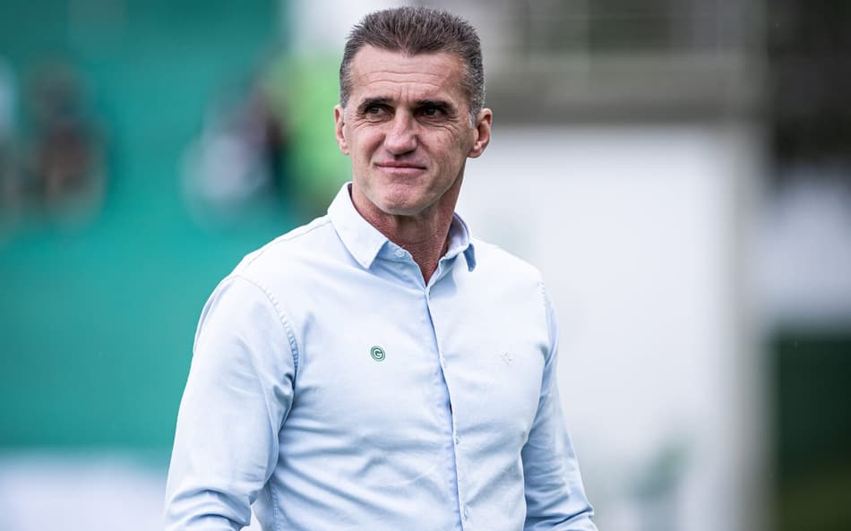 Vágner Mancini é o atual treinador do Goiás (Foto: Isabela Azine/AGIF)