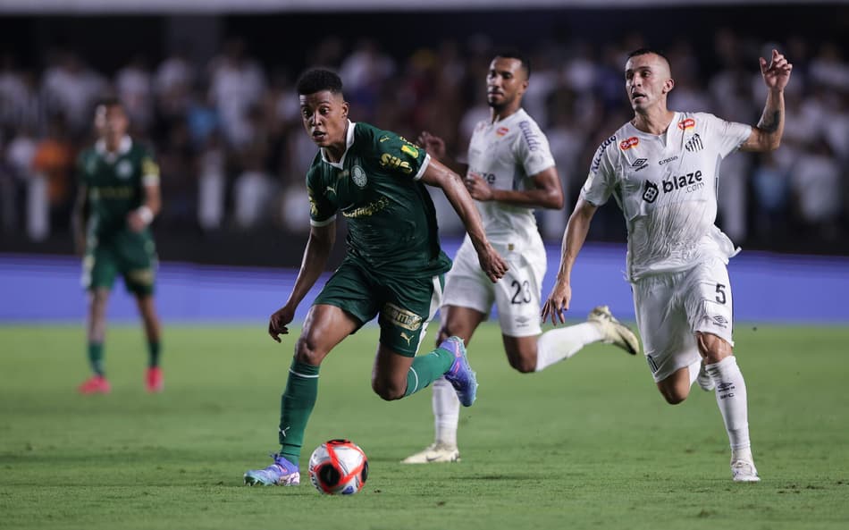 Santos acumula apenas uma vitória em clássicos nesta temporada. (Foto: Ettore Chiereguini/AGIF)