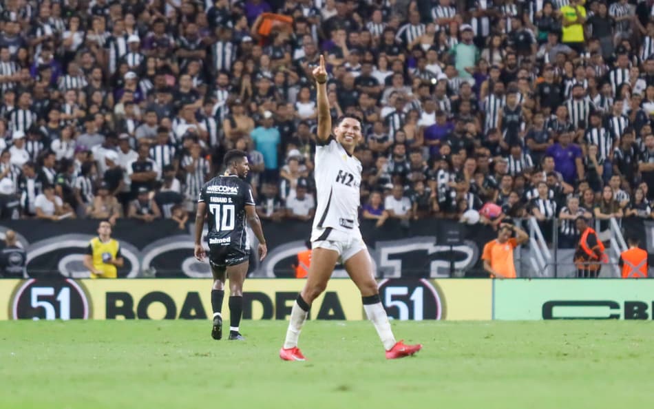 Rony comemora gol em Atlético-MG x Ceará (Lucas Emanuel/AGIF)