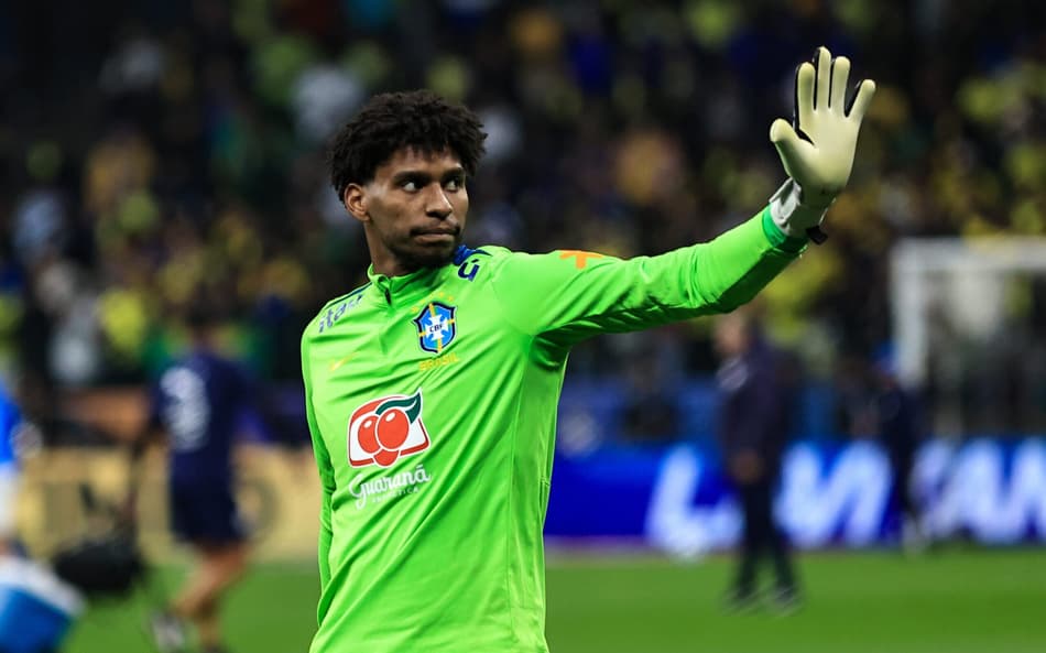 Hugo Souza foi convocado pela segunda vez para Seleção (Foto: Fabio Giannelli/AGIF)
