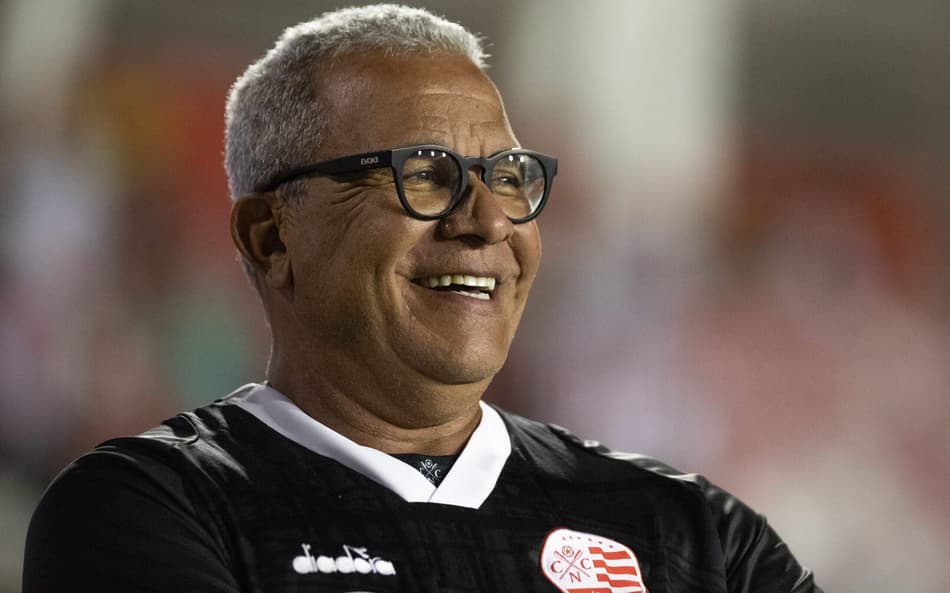 Hélio dos Anjos, técnico do Náutico (Foto: Rafael Vieira/AGIF)