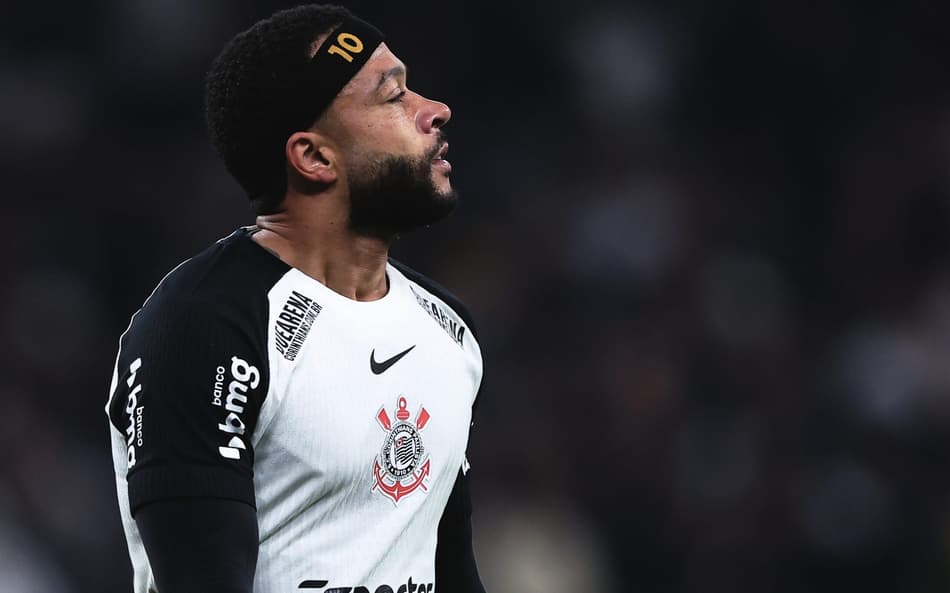 Memphis em ação pelo Corinthians