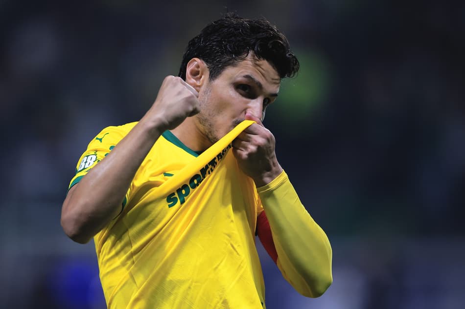 Raphael Veiga tem 105 gols e 49 assistências pelo Palmeiras (Foto: Ettore Chiereguini/AGIF)