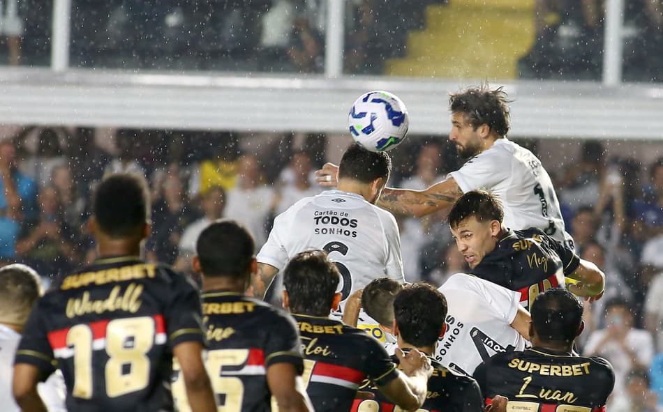 Santos venceu o São Paulo em dois clássicos nesta temporada. (Foto: Mauricio De Souza/AGIF)