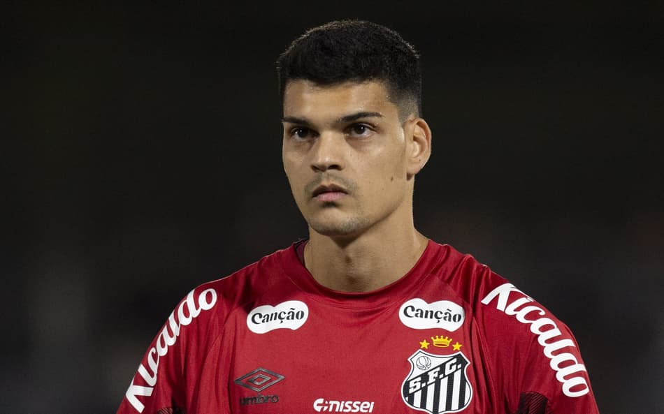 Gabriel Brazão é um dos líderes do elenco do Santos. (Foto: Anderson Romão/AGIF)