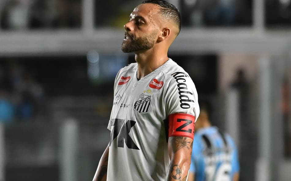 Santos vem de empate na Vila Belmiro (Foto: Jota Erre/AGIF)
