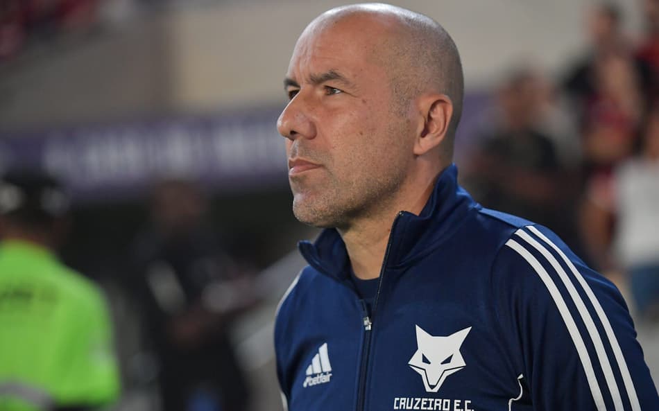 Técnico do Cruzeiro, Leonardo Jardim, no Maracanã (Foto: Thiago Ribeiro/AGIF)