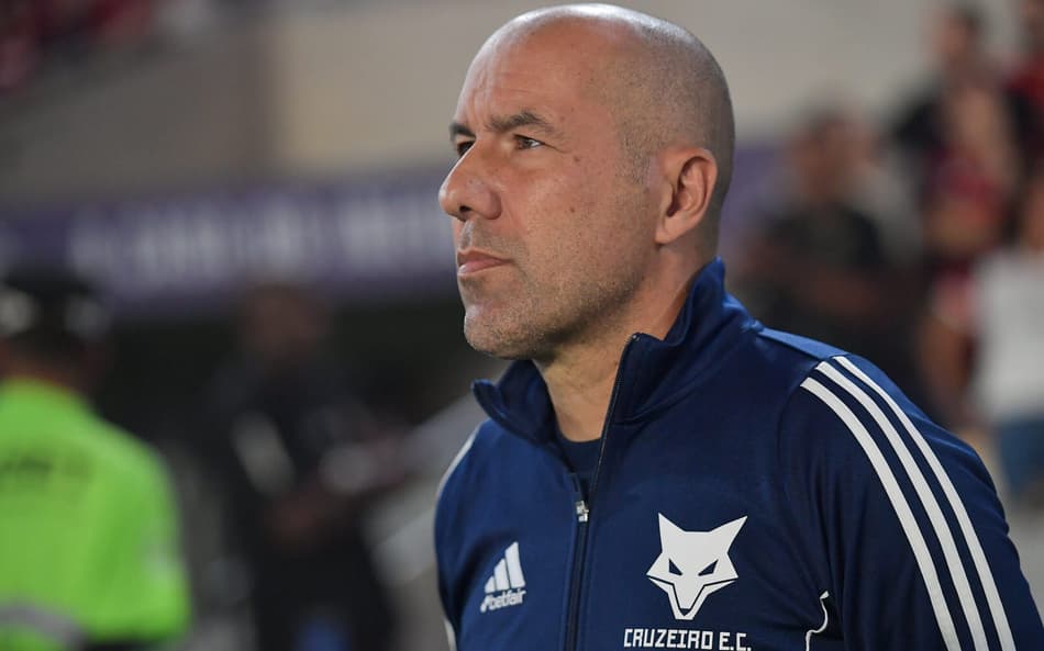 Técnico do Cruzeiro, Leonardo Jardim, no Maracanã (Foto: Thiago Ribeiro/AGIF)