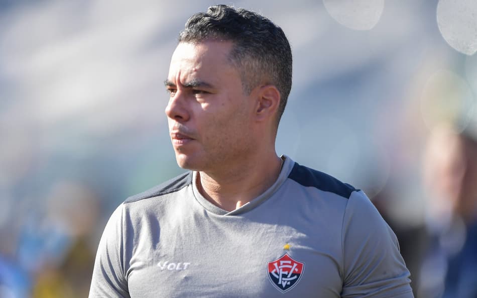 Jair Ventura antes de Vasco x Vitória (Foto: Thiago Ribeiro/AGIF)