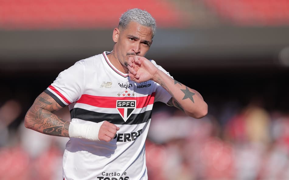 Luciano é o líder em participações em gols do São Paulo em 2025 (Foto: Ettore Chiereguini/AGIF)