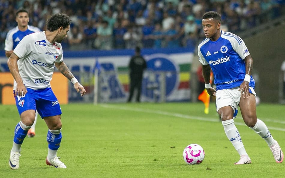 Atacante Arroyo, do Cruzeiro (Foto: Fernando Moreno/AGIF)