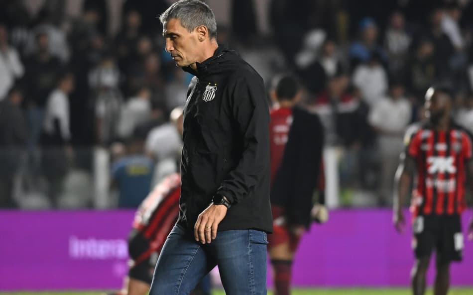 Santos sofre a segunda partida sob o comando de Vojvoda. (Foto: Jota Erre/AGIF)