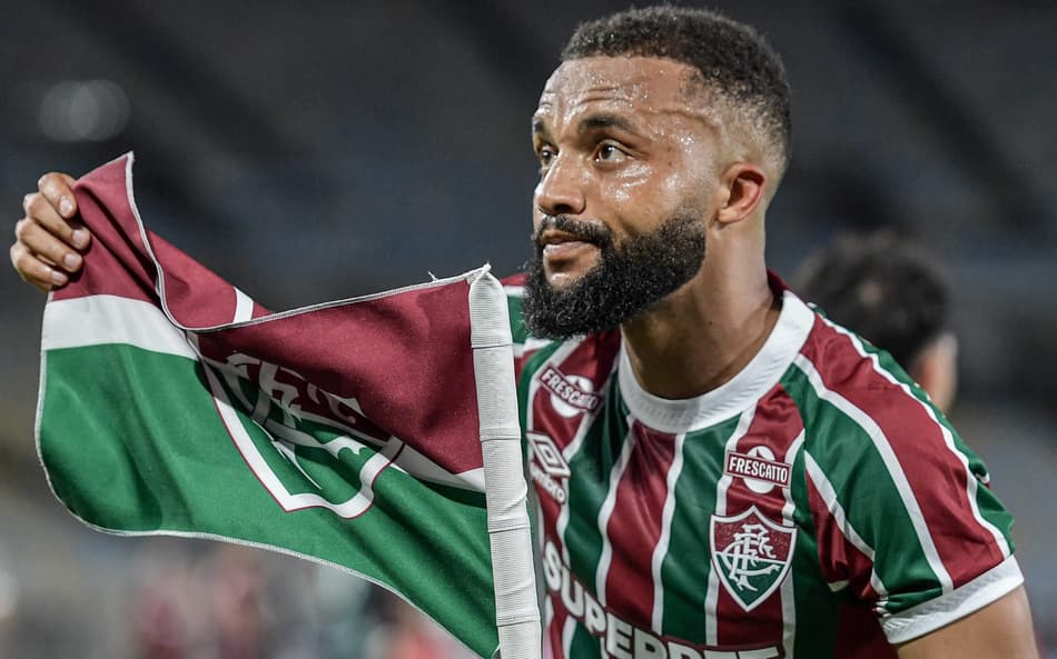 Samuel Xavier comemora gol em Fluminense x Internacional