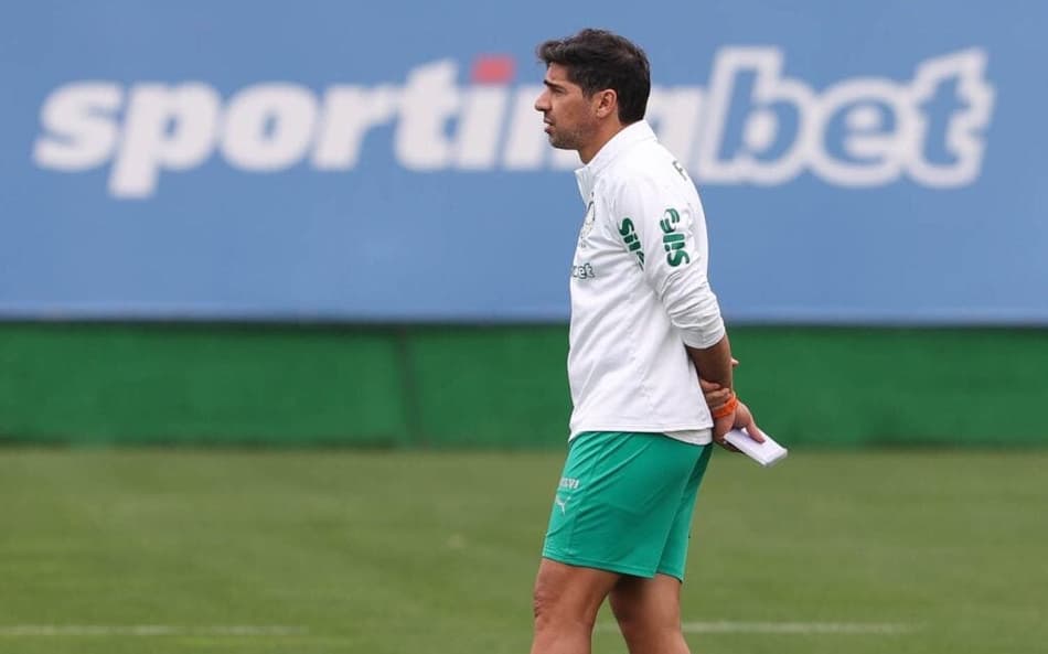 Abel Ferreira, técnico do Palmeiras, durante treino