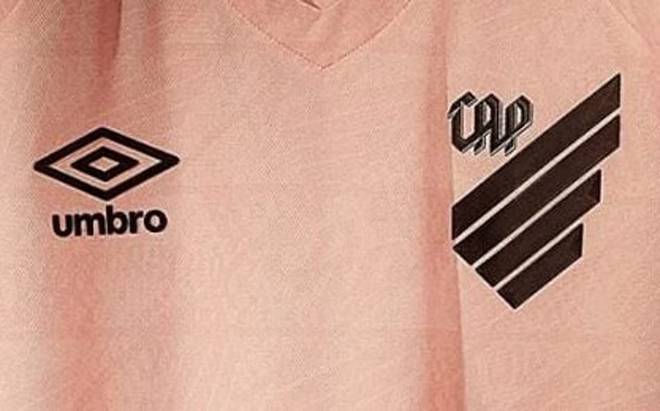 Athletico camisa Outubro Rosa 2025