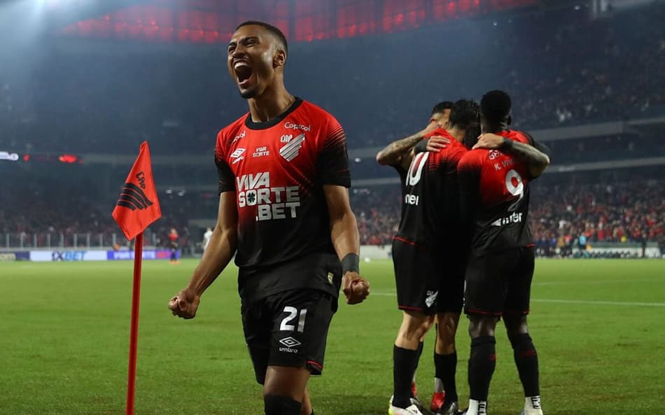 Leozinho Athletico gol comemoração