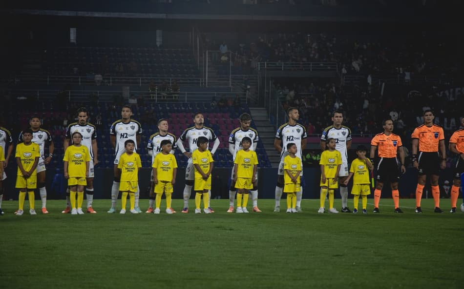 Atlético no Equador contra o del Valle (Foto: Pedro Souza / Atlético
