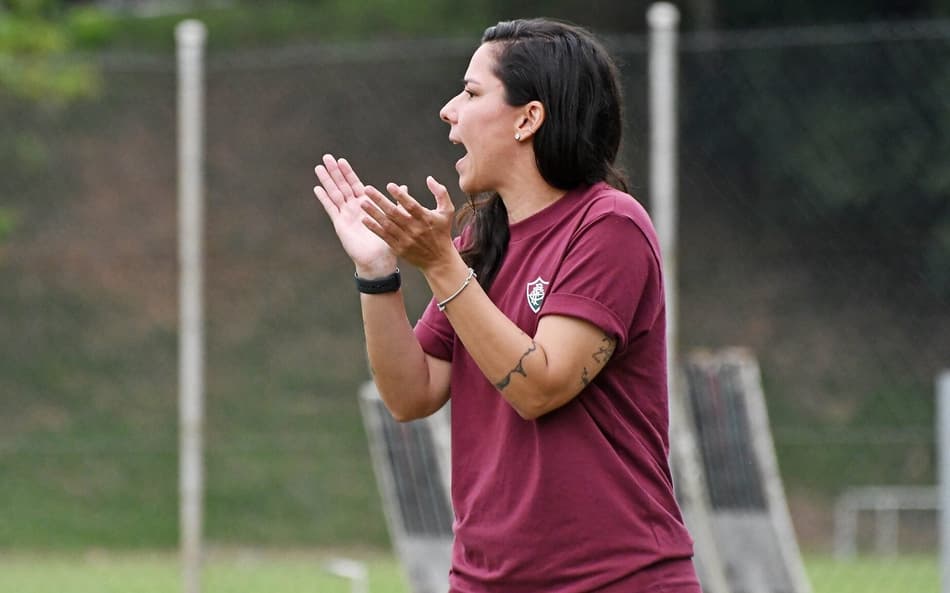 Barbara comanda o Fluminense na final do Carioca Feminino Sub-20 (Foto: Marina Garcia/FFC)