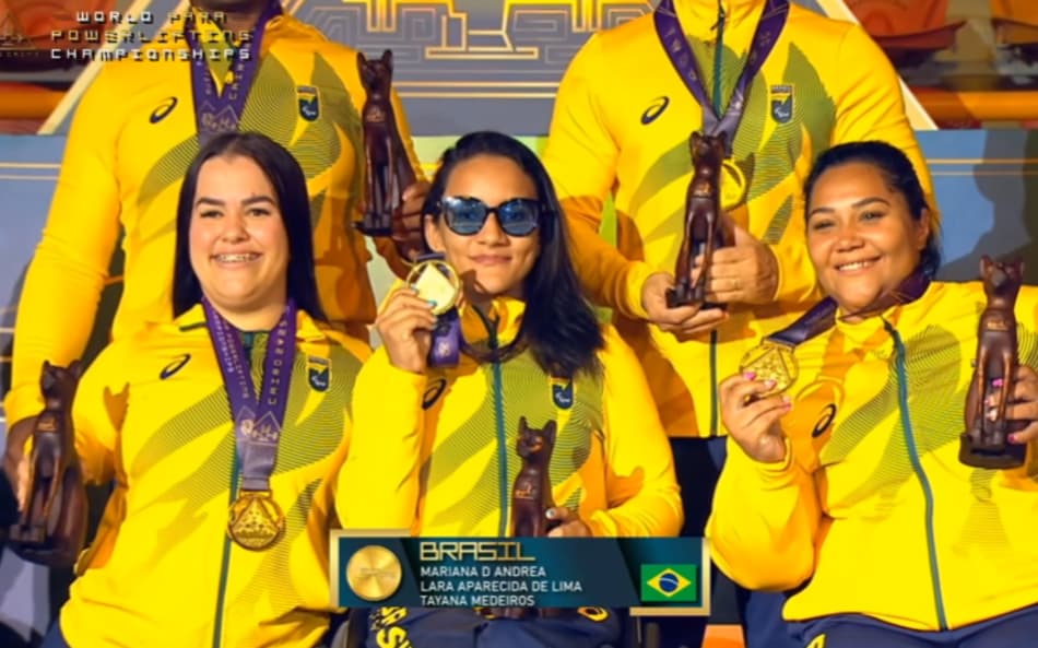 Brasil ocupou o lugar mais alto do pódio no Mundial de Halterofilismo Paralímpico na categoria por equipes femininas (Foto: Reprodução/Paralympic Games)