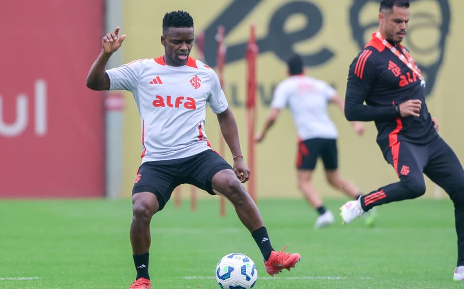 Carbonero, atacante do Internacional