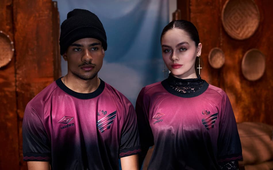 Produzido pela Umbro, o modelo celebra as raízes do Paraná e homenageia o café (Foto: Divulgação/Umbro)