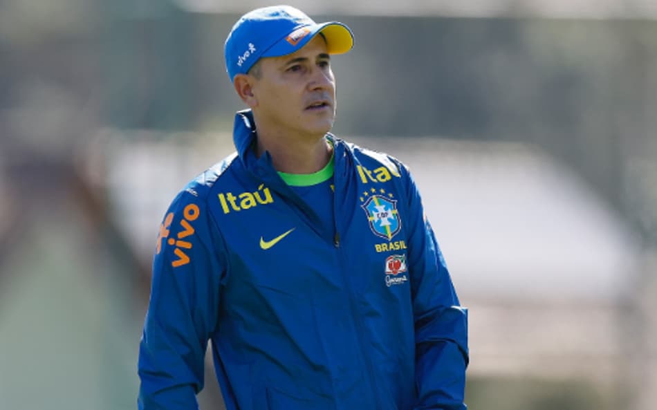 Dudu Patetuci em treino da Seleção