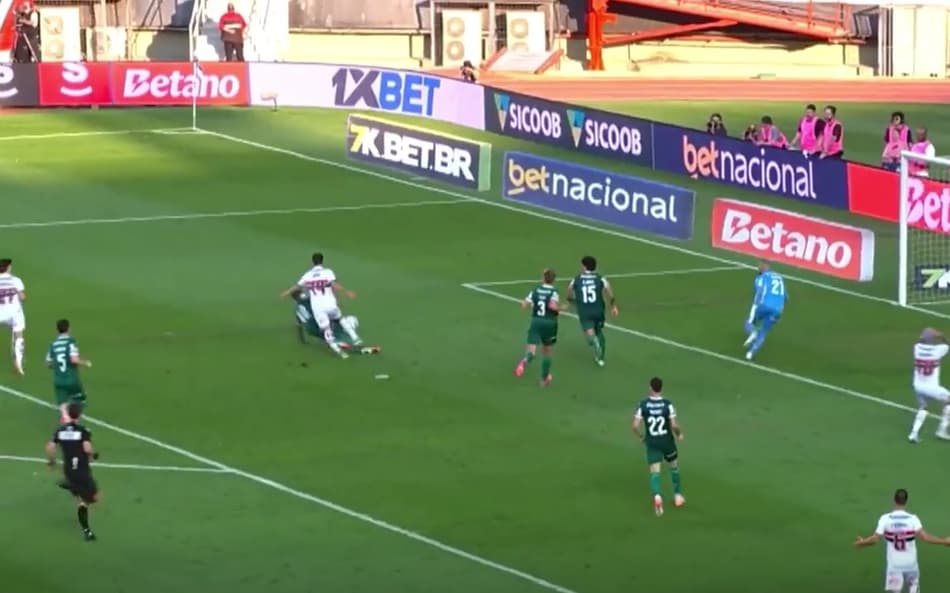 VAR sobre lance em São Paulo x Palmeiras (Foto: reprodução CBF)
