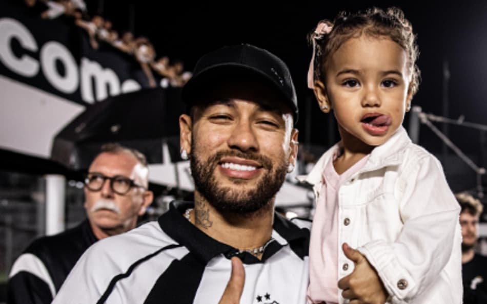 Neymar e Mavie na Vila Belmiro