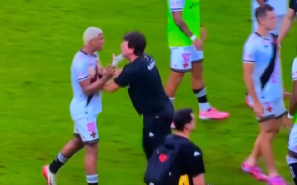 Fernando Diniz tenta evitar expulsão de Kauan Barros (Foto: Reprodução)