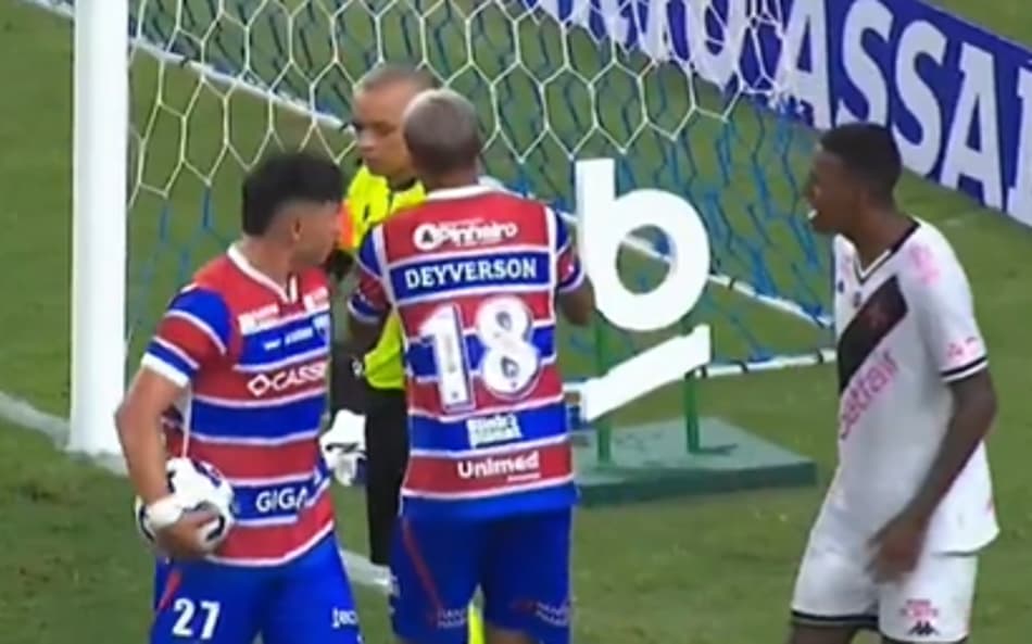 Robert Renan ironiza expulsão de jogador do Fortaleza