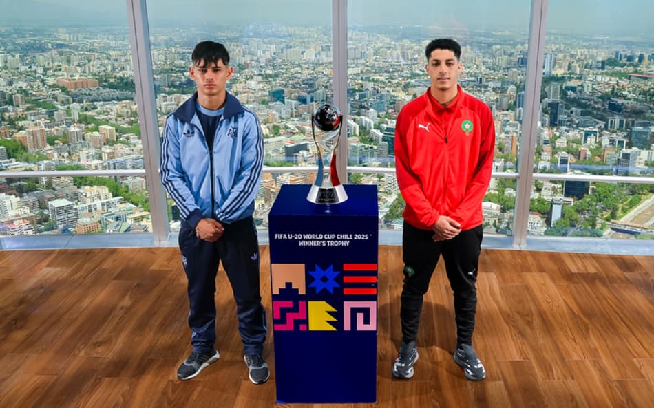 Os capitães de Argentina e Marrocos no Sky Costanera