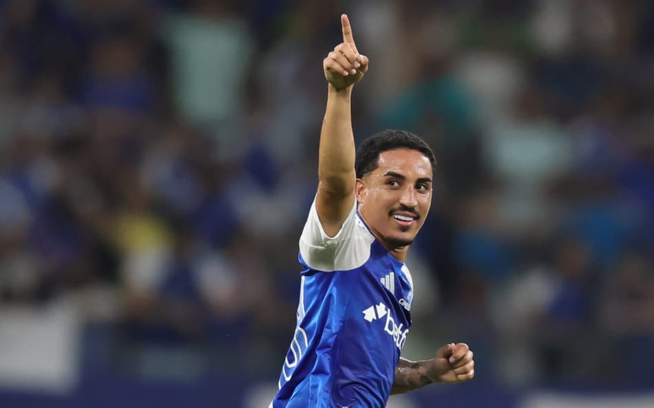Christian, do Cruzeiro, comemora seu gol durante partida contra o Fortaleza no Mineirão pelo Brasileiro
