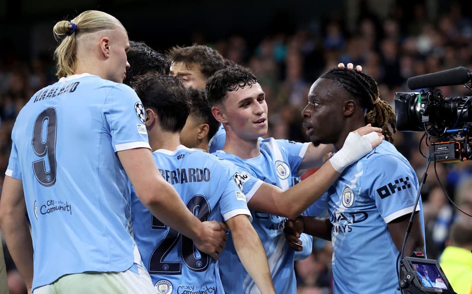 Manchester City comemora gol sobre Napoli, pela Champions League (Foto: Darren Staples / AFP)