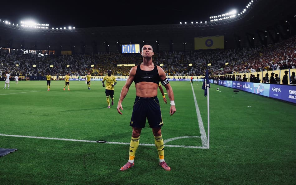 Cristiano Ronaldo comemora gol marcado pelo Al-Nassr sobre o Al-Fateh