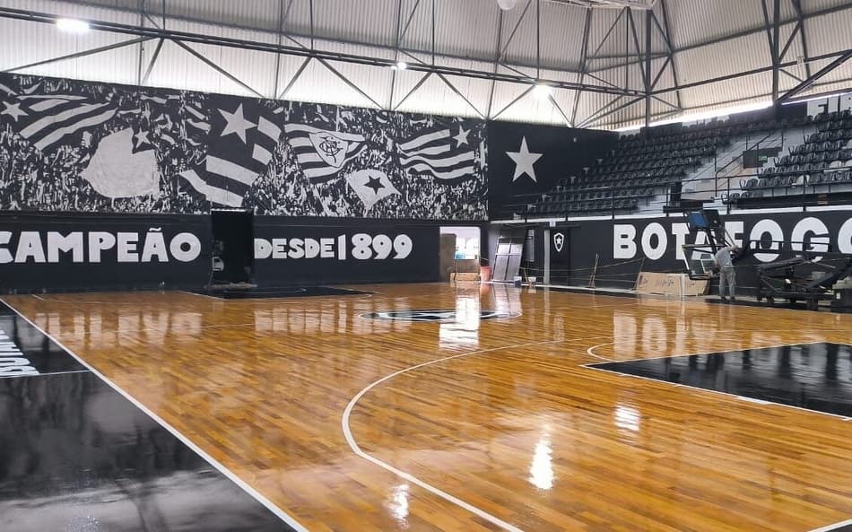 Novo piso do ginásio Oscar Zelaya, do Botafogo (Foto: Divulgação)