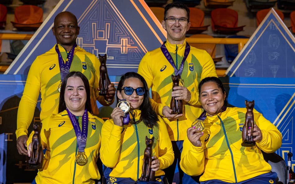 EQUIPE FEMININA MARIANA D'ANDREA, TAYANA MEDEIROS E LARA LIMA - Mundial de Halterofilismo Cairo 2025 no The Club Sports City, na Cairo New Capital, Egito. Foto: Alessandra Cabral/CPB