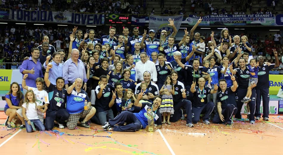 Elenco Sada Cruzeiro campeão da Superliga 2013-14 (Foto: Renato Araújo/Divulgação Sada Cruzeiro)