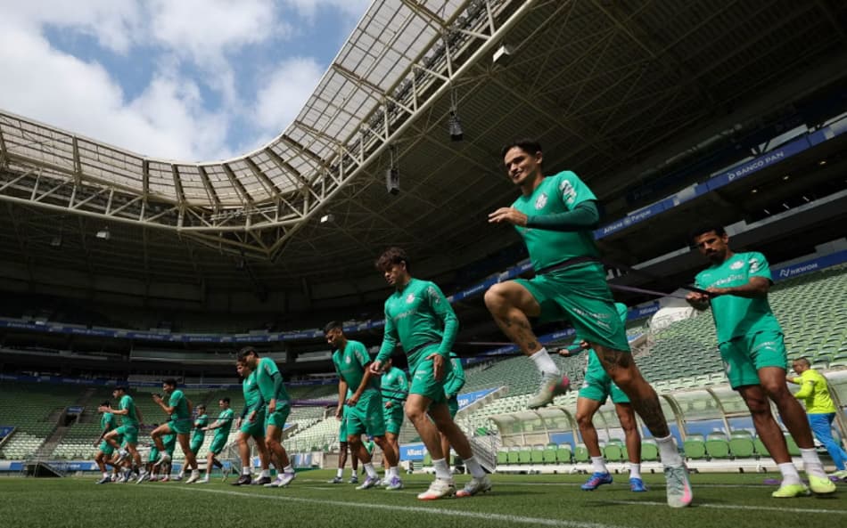 Elenco do Palmeiras treina no Allianz Parque