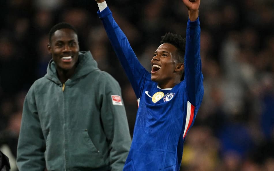 Estêvão comemora primeiro gol marcado pelo Chelsea