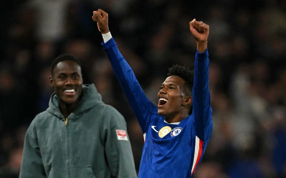 Estêvão comemora primeiro gol marcado pelo Chelsea