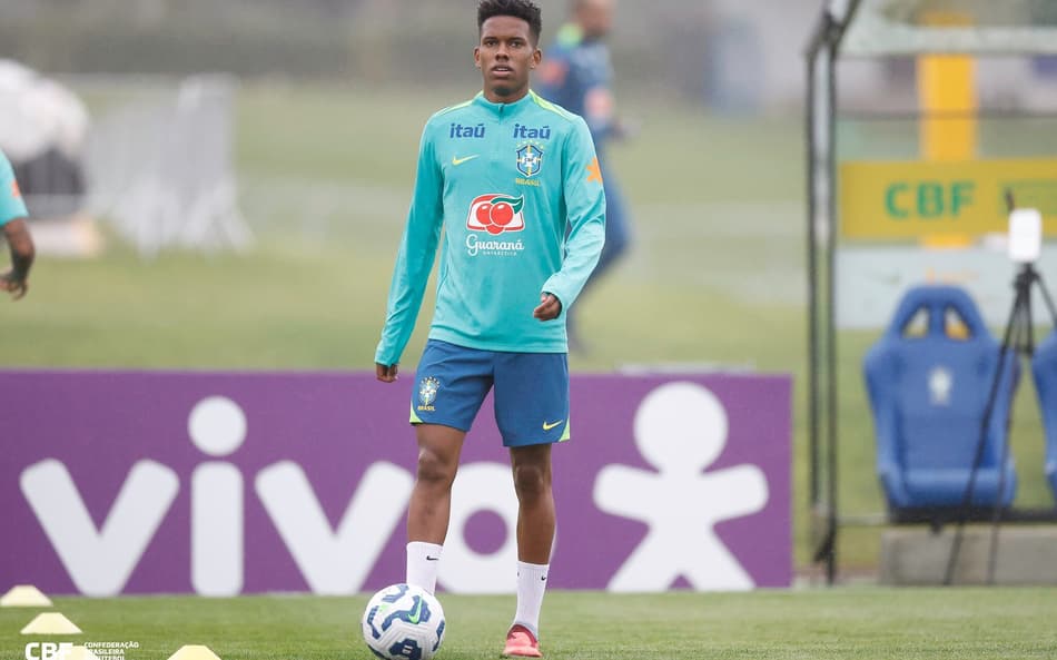 Estêvão treino Seleção