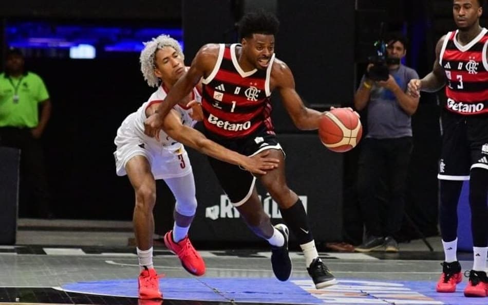 Flamengo contra Pato Basquete no torneio de abertura da NBB (Foto: João Pires/LNB)
